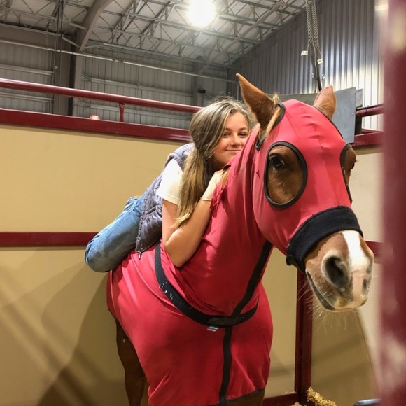 Meet your Posher, Taylor - Picture 5 of 8